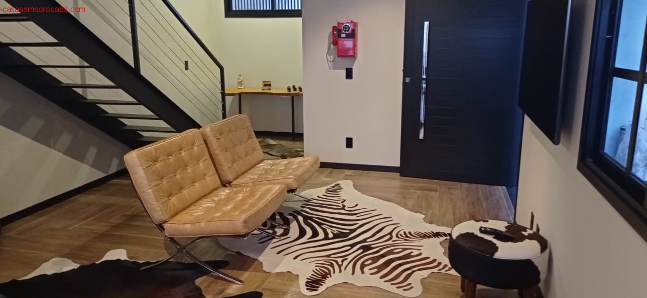 Casa com 2 dormitórios em Jardim Karolyne