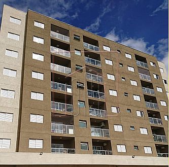 Apartamento com 2 dormitórios em Chácaras Reunidas São Jorge
