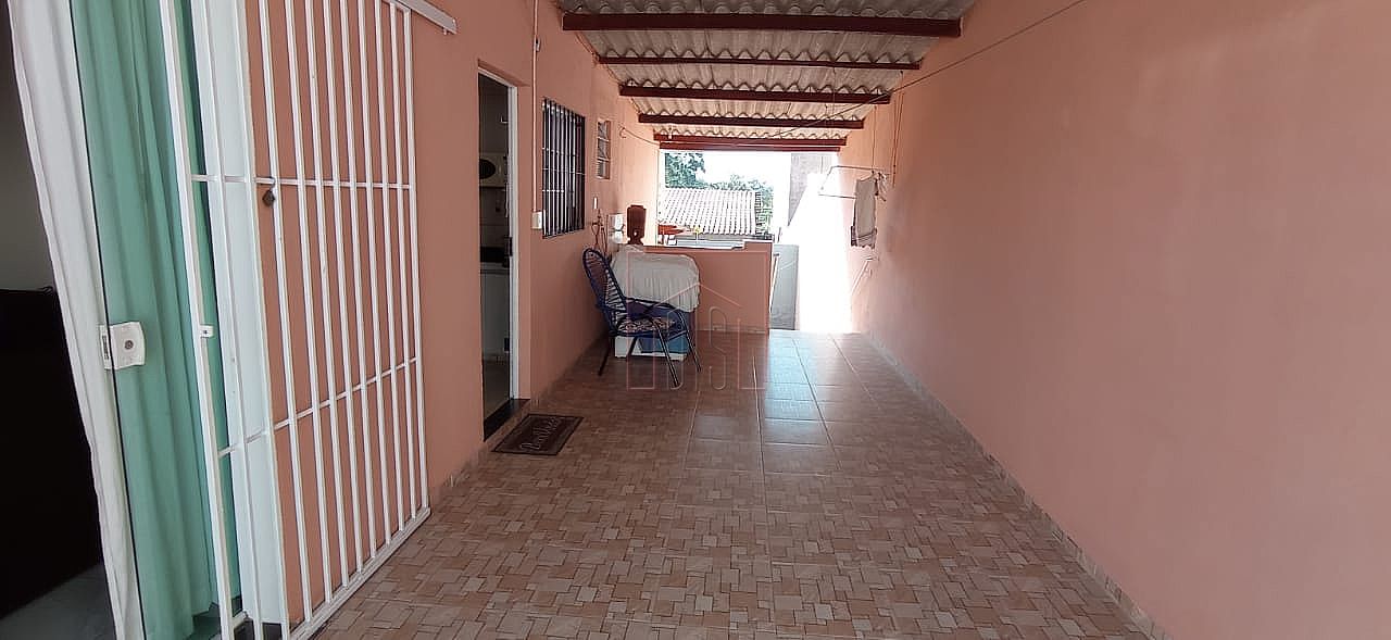 Casa com 2 dormitórios em Jardim Santa Bárbara