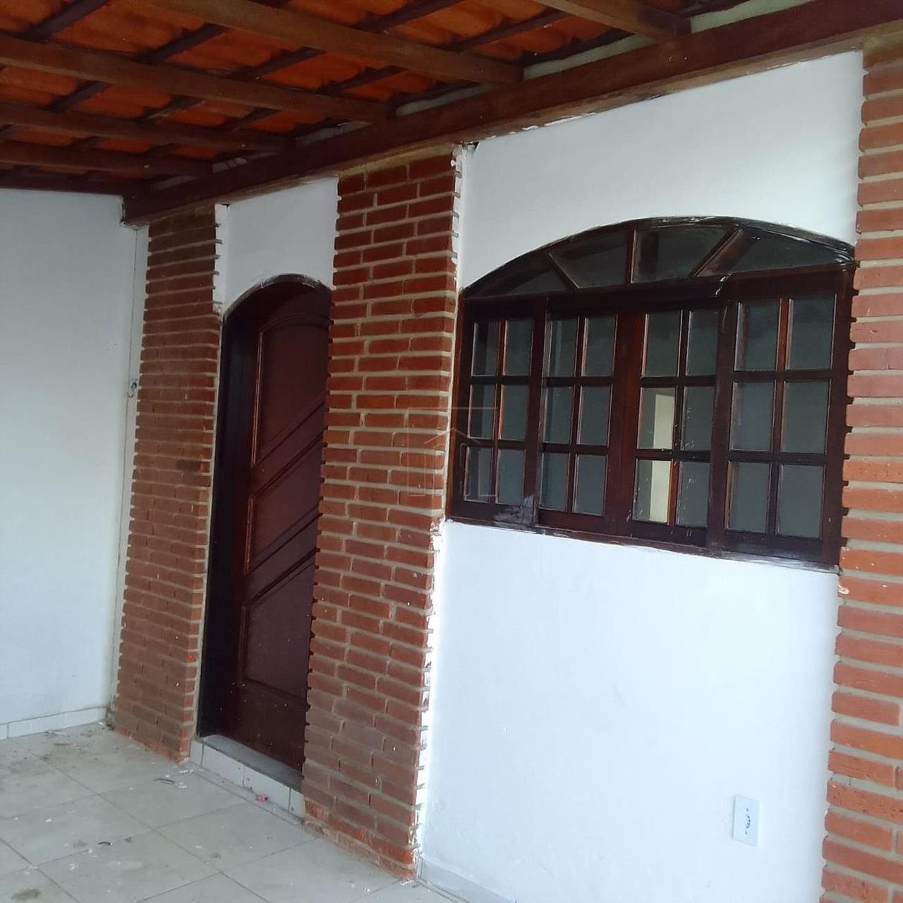 Casa com 3 dormitórios em Jardim Simus