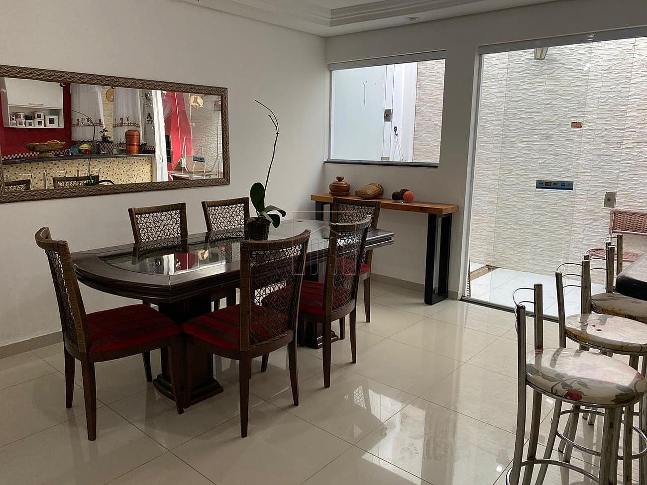 Casa com 3 dormitórios em Condomínio Terra Nova