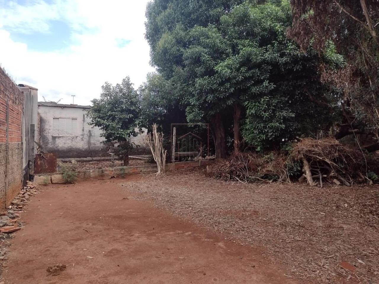 Terreno em Jardim Ipanema